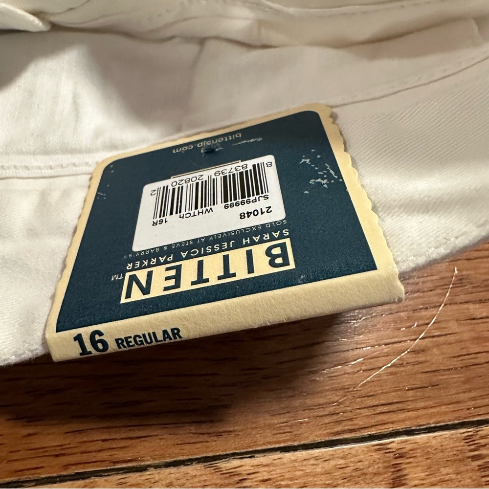 Bitten Sarah Jessica Parker Chinos - Picture 4 of 14